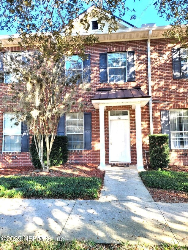 Primary Photo - 1491 Fieldview Dr