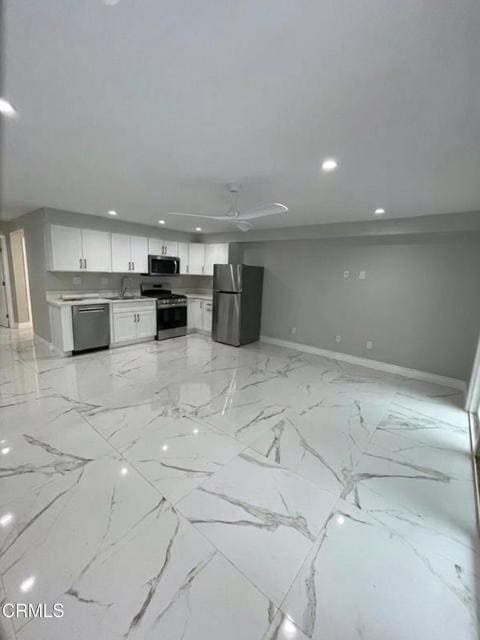 Foto del edificio - 2663 E Harbor Blvd