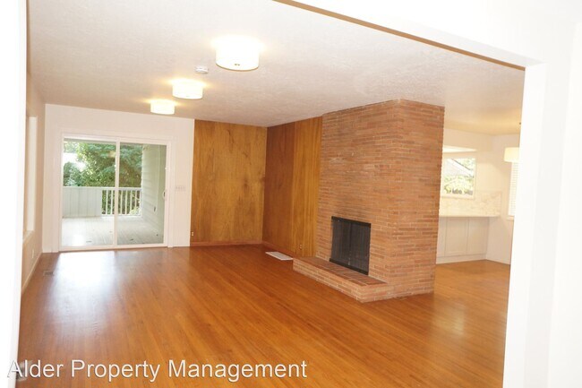 Foto del edificio - 3 br, 3 bath House - 4020 SW Lee St.,