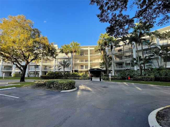 Foto del edificio - 16141 Blatt Blvd