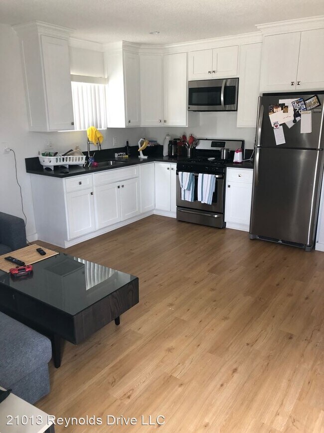 Building Photo - 1 br, 1 bath Apartment - 21013 Reynolds Drive