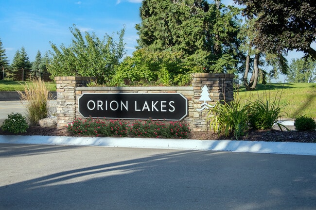 Building Photo - Orion Lakes