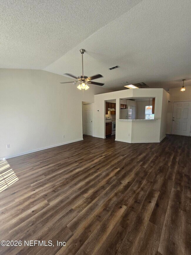 Foto del edificio - 7910 Georgia Jack Dr N