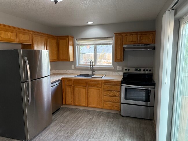 Building Photo - 5623 SE 84th Ave
