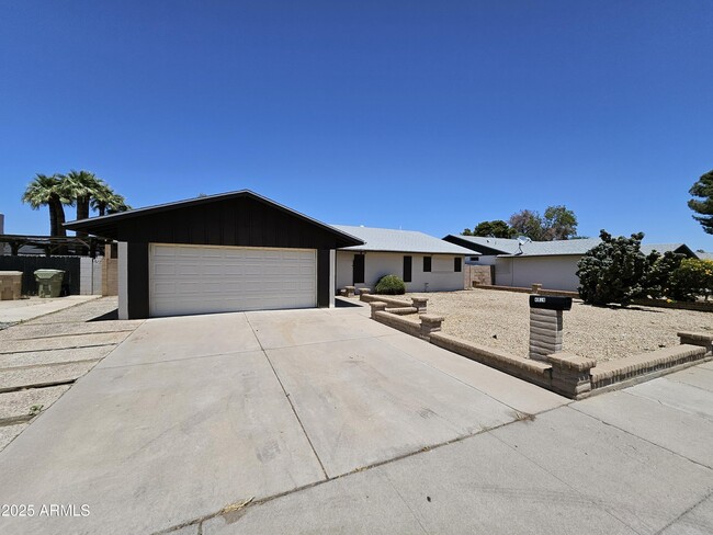 Building Photo - 4824 W Northview Ave