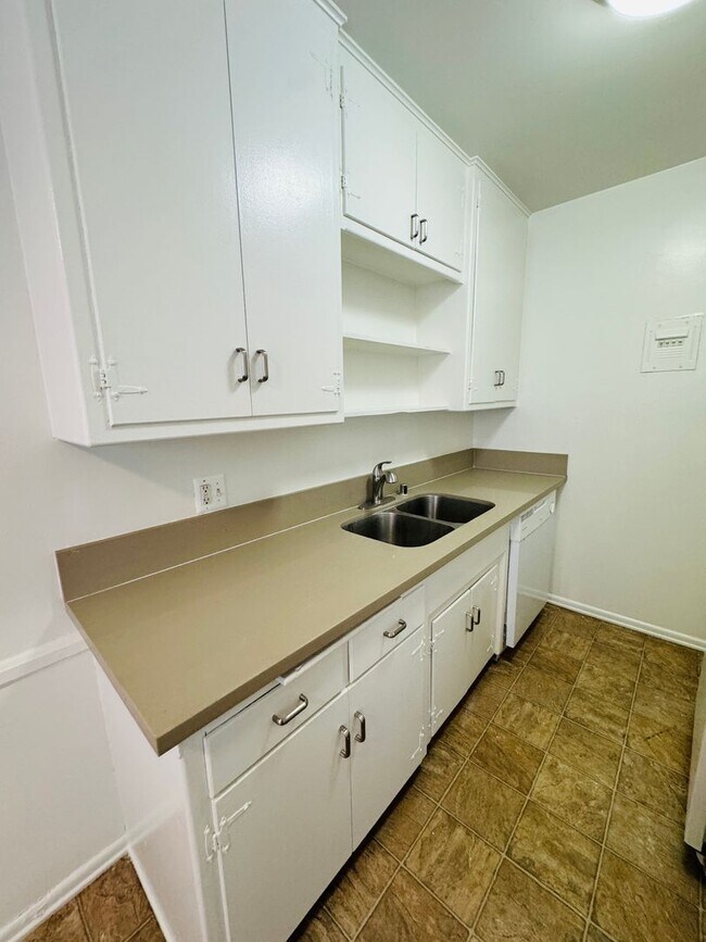 Foto del interior - 600-817 N LAS PALMAS AVE