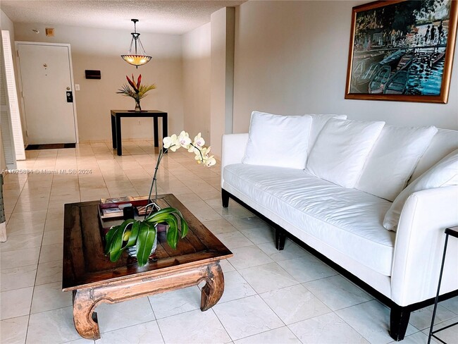 Foto del edificio - 1450 Brickell Bay Dr