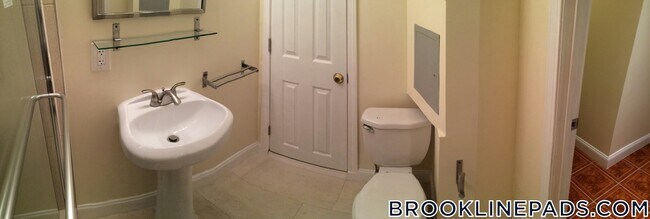 Building Photo - 191 Winthrop Rd