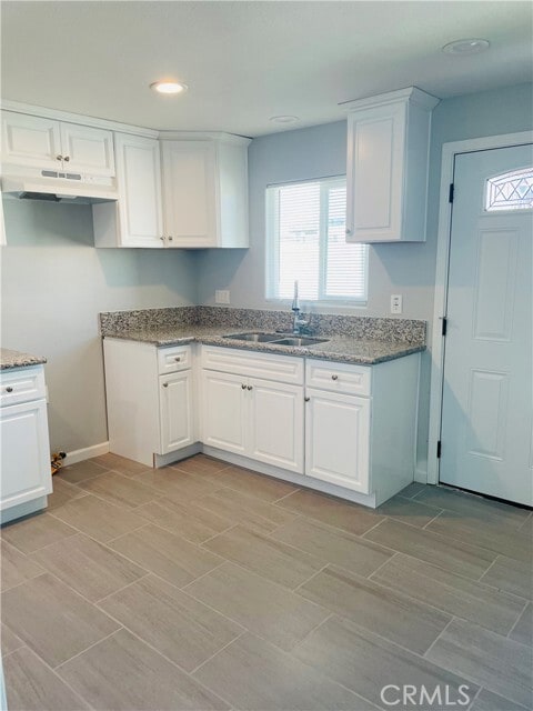 Building Photo - 922 N Cherry St