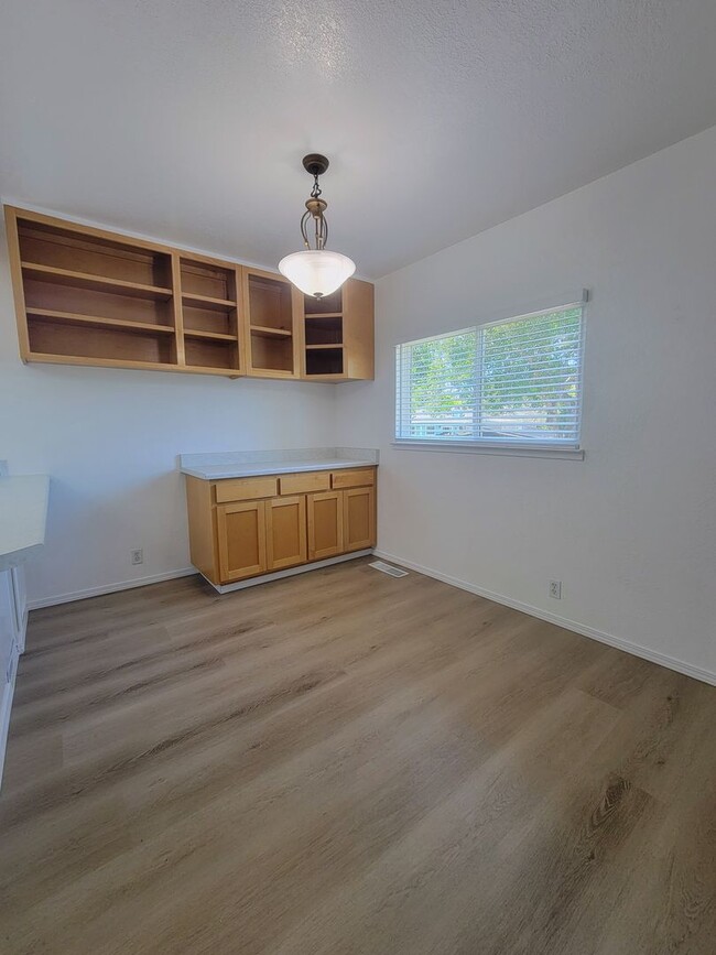 Foto del edificio - Spacious 5BR Home in Petaluma