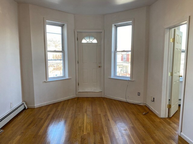 Primary Photo - 9424 121st St