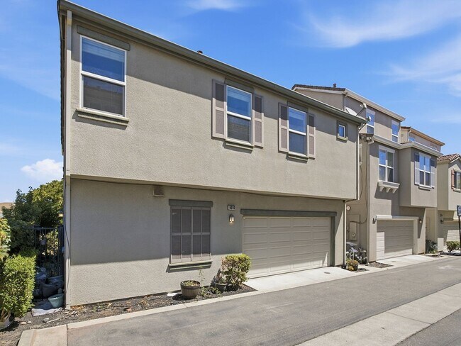 Building Photo - 6010 Hillbrook Pl