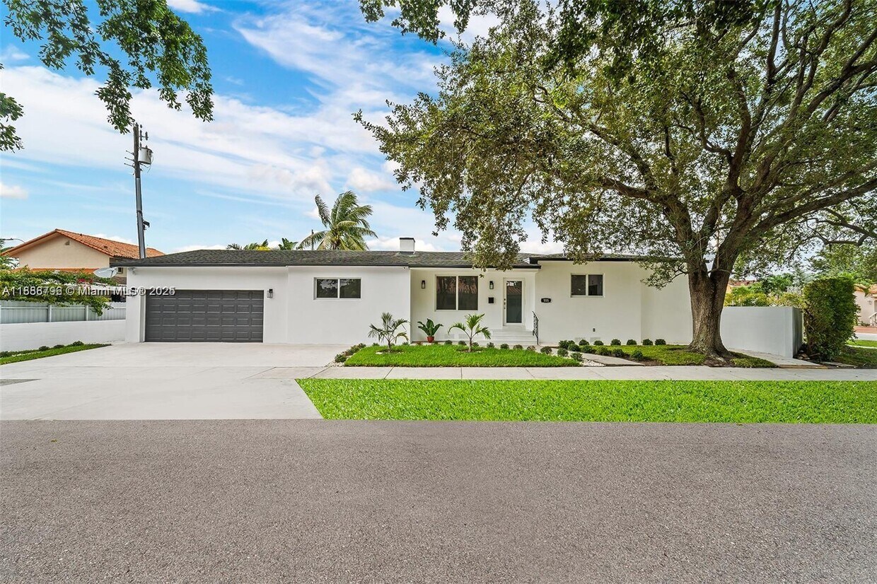 Foto principal - 555 SW 51st Ave