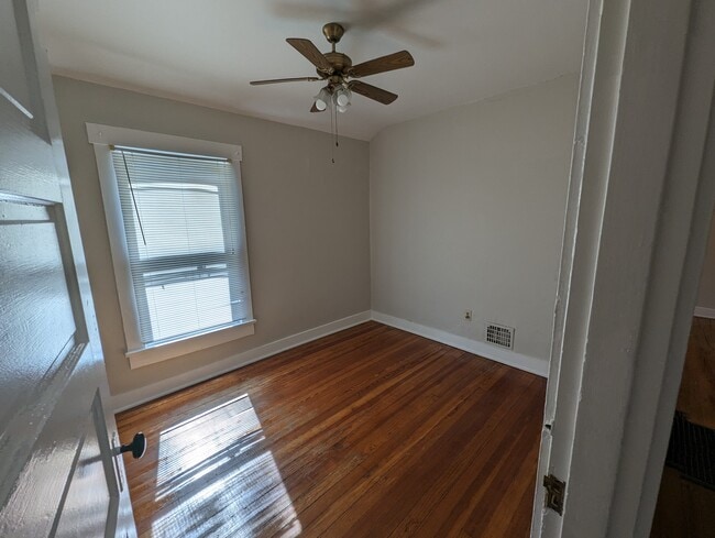 Foto del edificio - 341 Park Dr