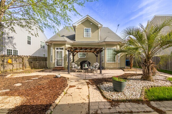 Foto del edificio - 2476 Apiary Ct