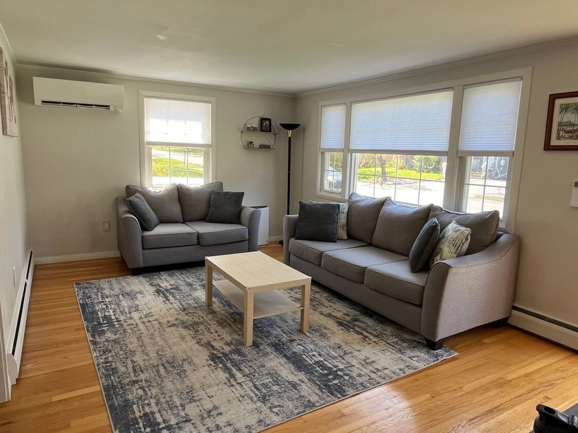 Primary Photo - Lovely Single Family Home in South Portlan...