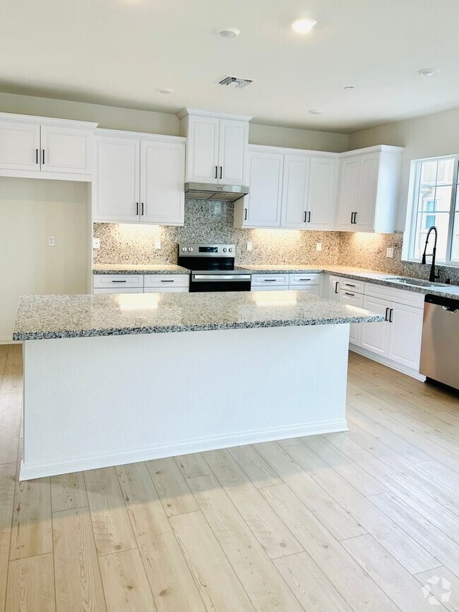 Building Photo - 8558 Cougar Ct