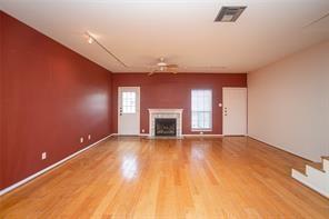 Foto del edificio - 8101 El Mundo St