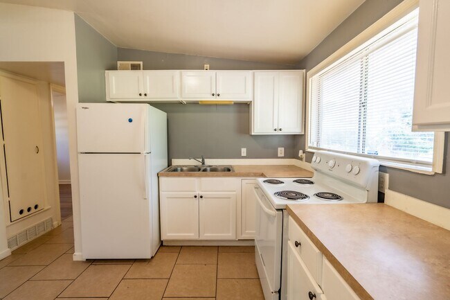 Foto del edificio - 3 Bed 1 Bath in Tulsa!
