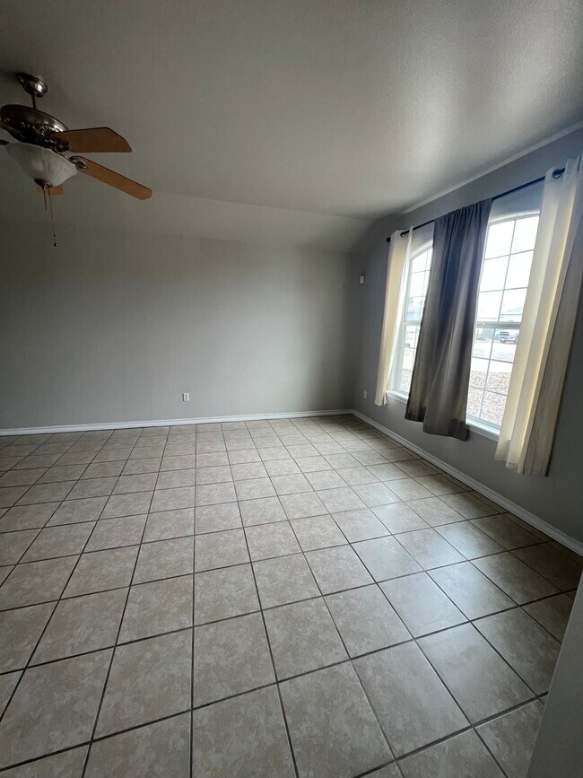 Foto del edificio - 13962 Jibstay St