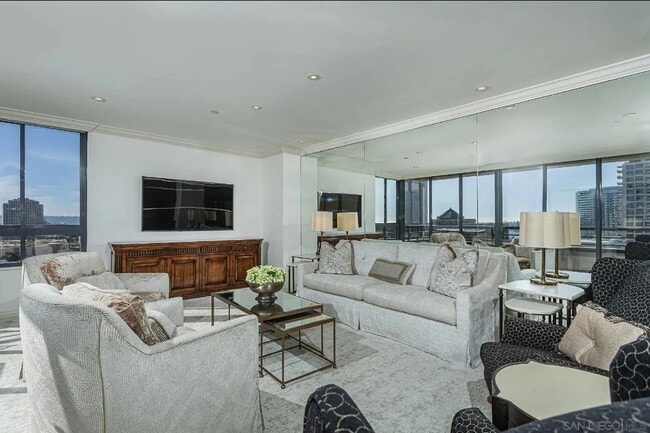 Building Photo - 700 Front St