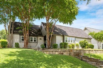 Building Photo - 228 Canyon Valley Dr