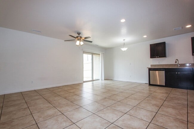 Building Photo - Three Bedroom Duplex