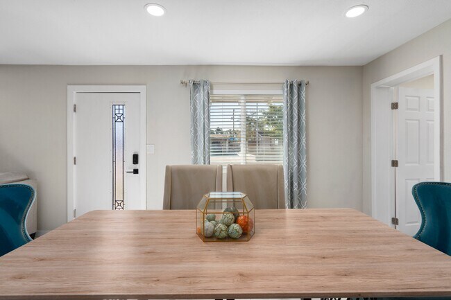 Foto del edificio - 7902 E Latham St