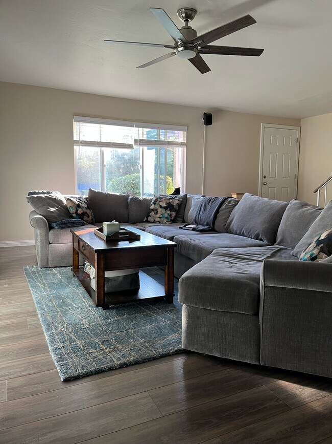 Sala de estar - 2809 Via Clarez