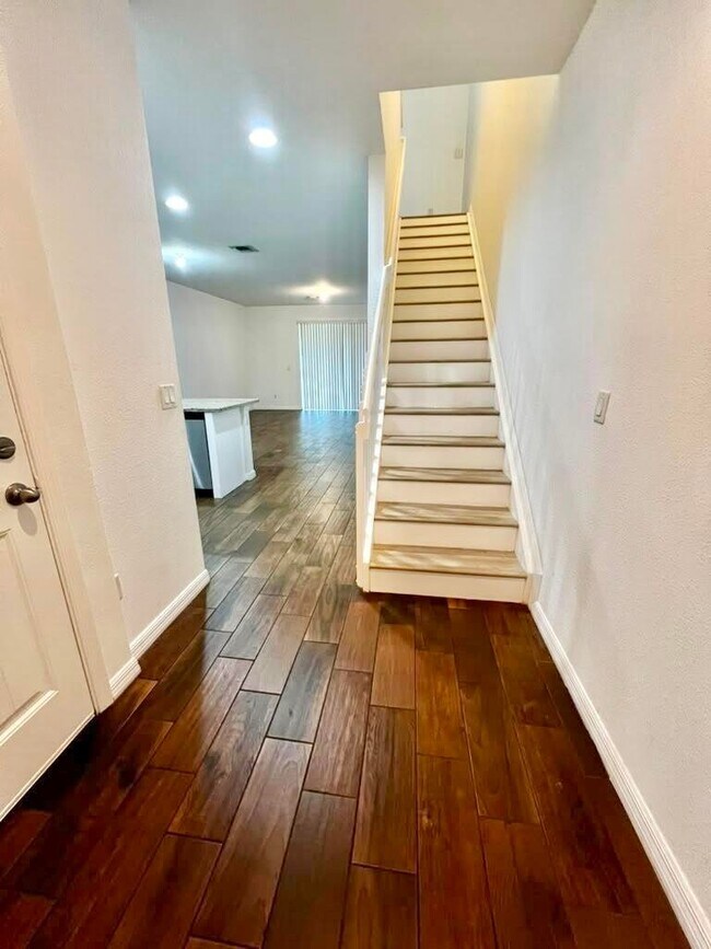 Foto del edificio - 1129 Vermilion Dr