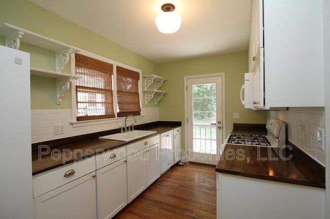 Foto del edificio - 111 Timothy St