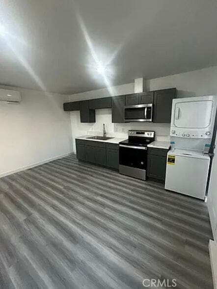 Photo - 648 E Cerritos St House