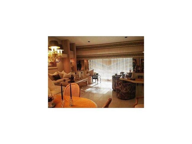 Foto del edificio - 8726 NW 82nd St