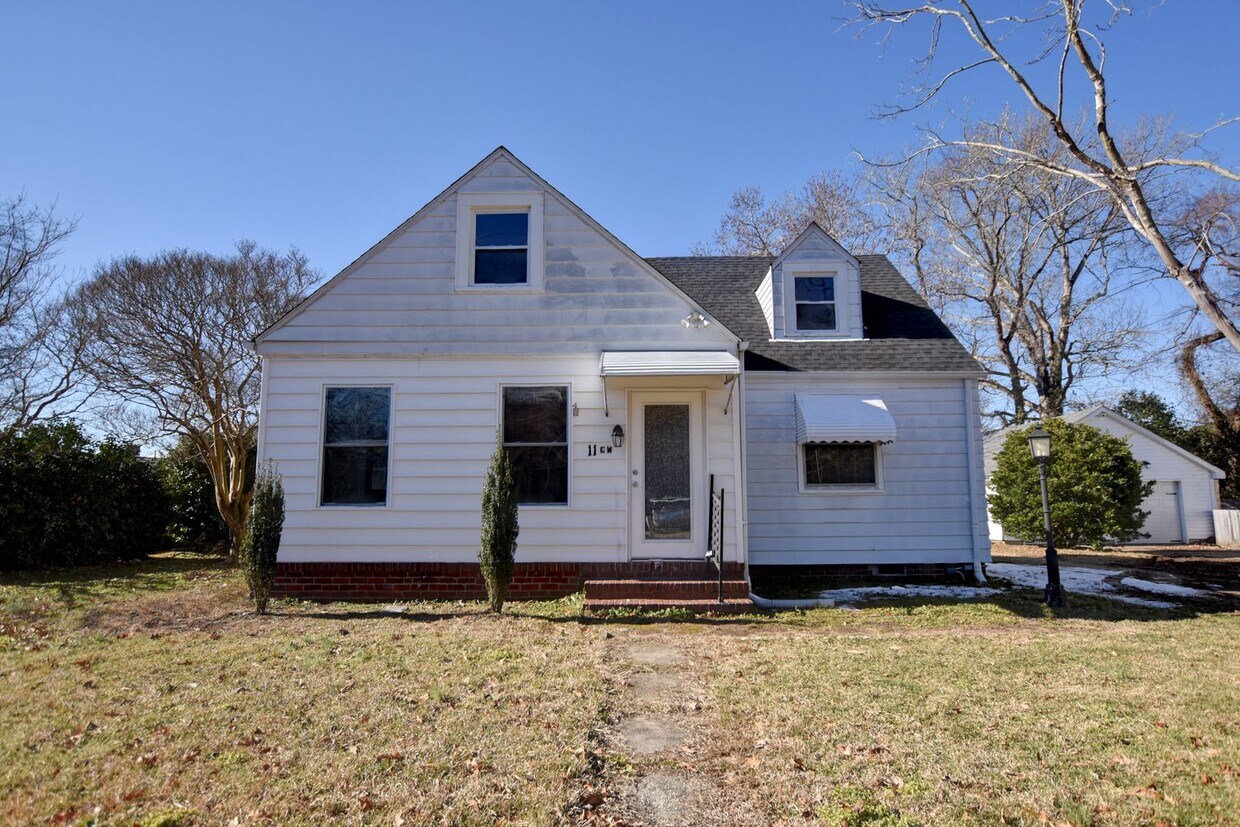 Primary Photo - 11 Roberts Ct W