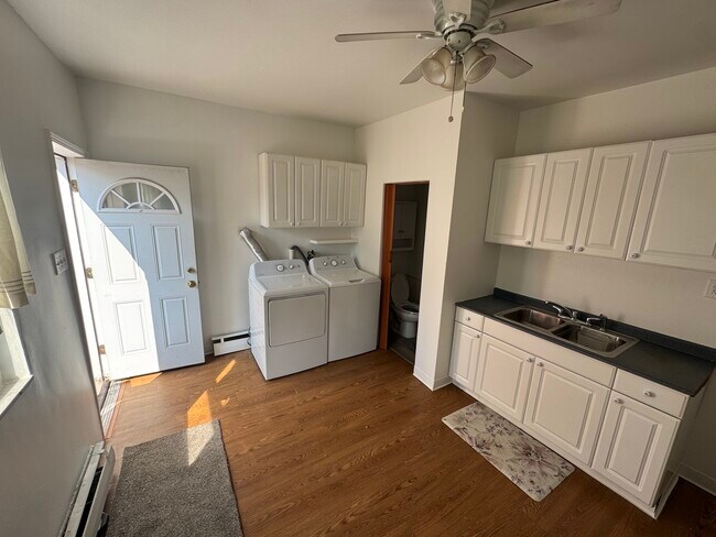 Cocina - 4052 Penn Ave