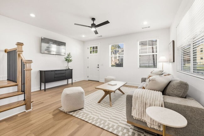 Foto del edificio - 1337 Van Buren Ave