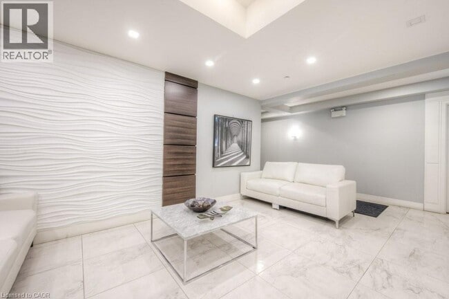 Building Photo - 1280 Gordon St