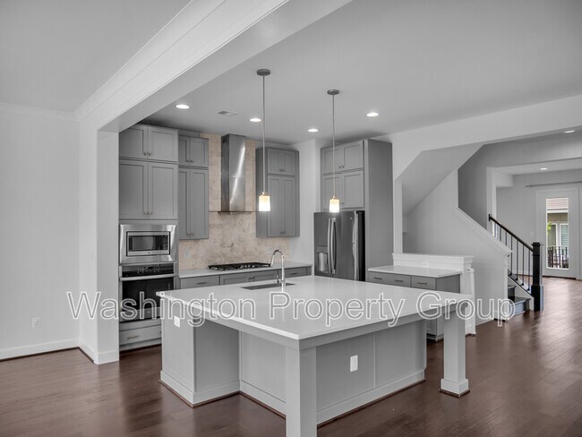 Foto del edificio - 42281 Impervious Terrace