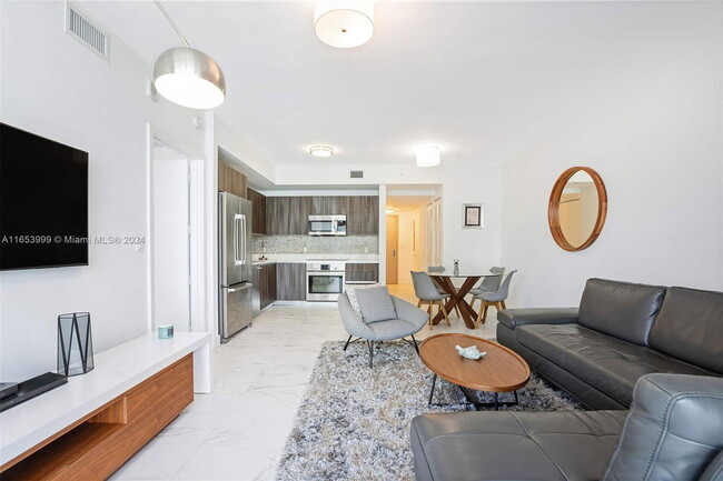 Foto del edificio - 488 NE 18th St