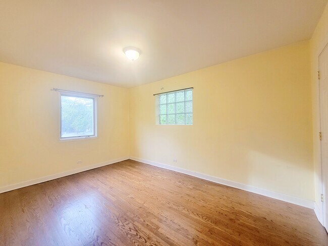 Bedroom 1 - 8029 Lake St