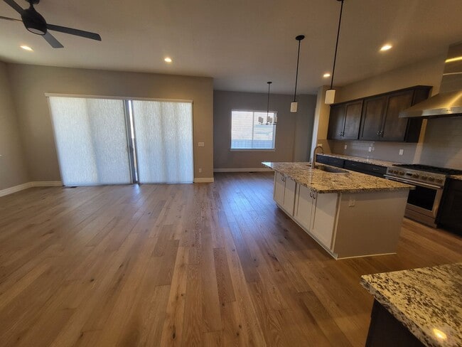 Building Photo - 2932 Cambria Lp