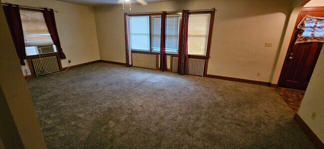 Foto del edificio - 1363 W 12th St