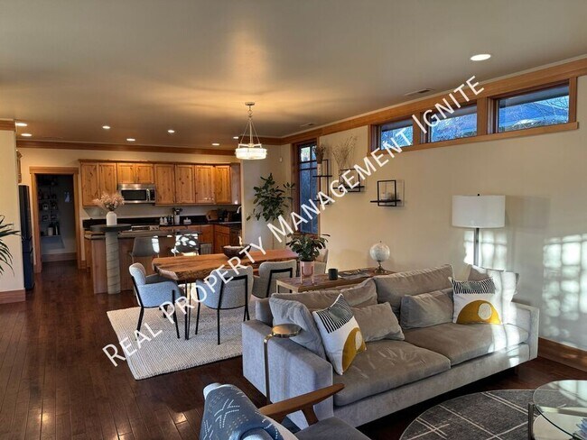 Foto del edificio - 2157 NW Lolo Dr