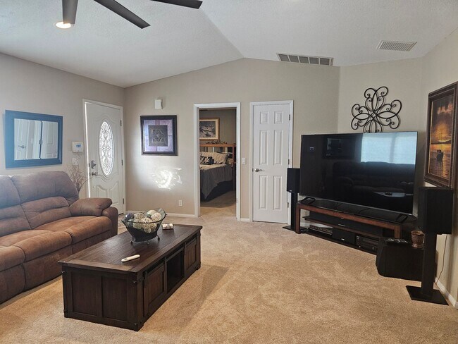 Foto del edificio - Fully Furnished Summer Rental