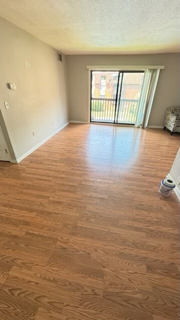 Foto principal - 1274 E Main St