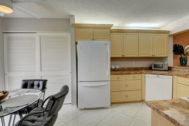 Building Photo - 7521 Glendevon Ln
