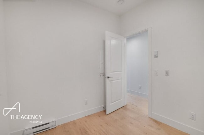 Building Photo - 1036 Coronation Ave