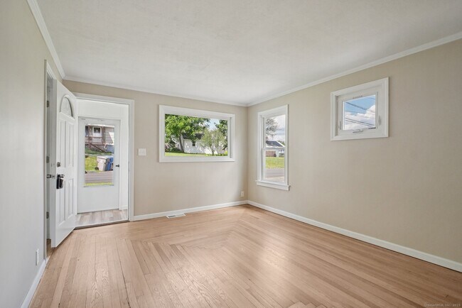 Foto del edificio - 17 Overlook Ave