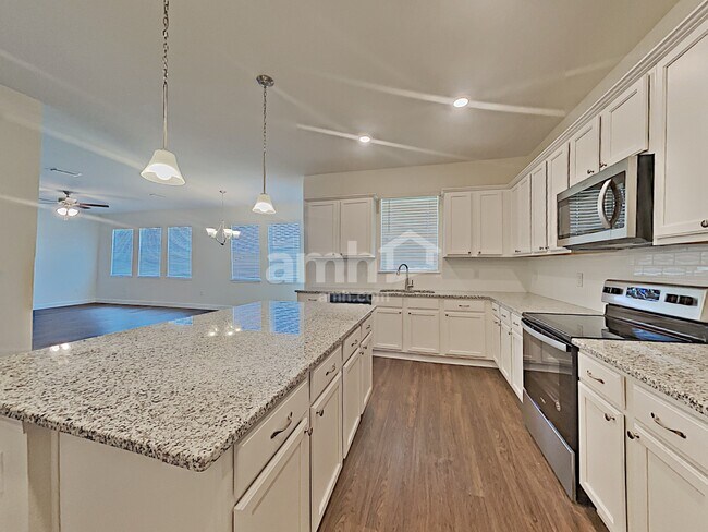 Building Photo - 310 Pine Terrace Dr