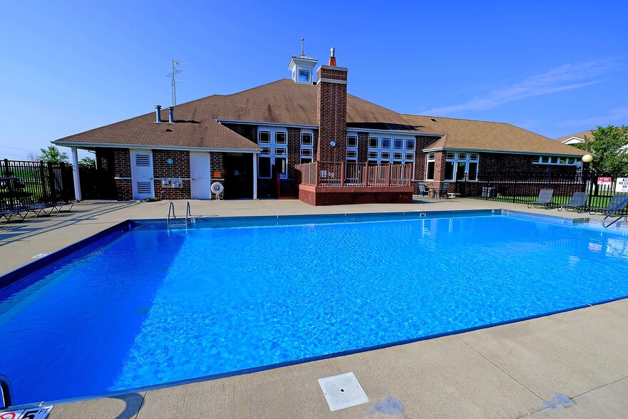 Brookridge Heights Apartments Rentals Bloomington, IL